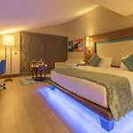 Ramada & Golf אתר נופש 5*