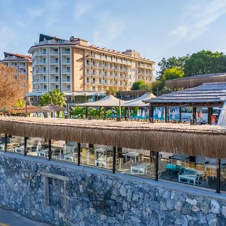 Ramada & Golf Resort Kuşadası