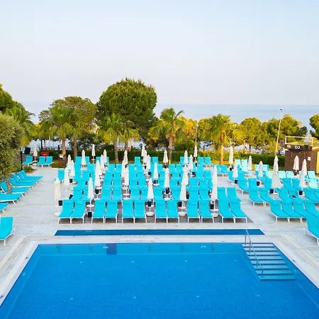 Ramada & Golf Resort Kuşadası