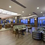 Θέρετρο Ramada & Golf 5*