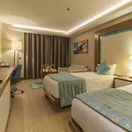 Ramada & Golf 5* Κουσάντασι