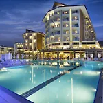 Θέρετρο Ramada & Golf Κουσάντασι