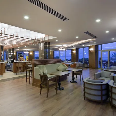 منتجع Ramada & Golf 5*