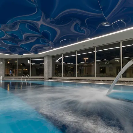 库萨达斯华美达高尔夫酒店