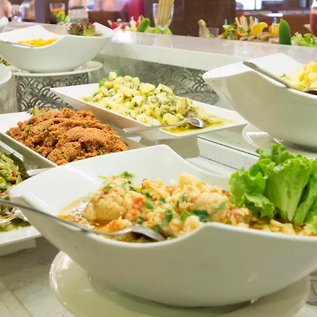 منتجع Ramada & Golf كوشاداسيه