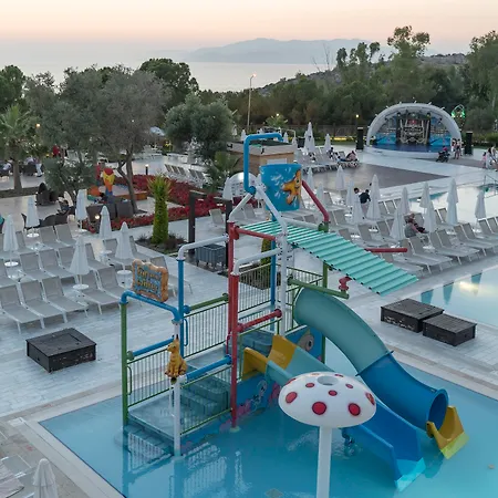 库萨达斯华美达高尔夫酒店 度假村