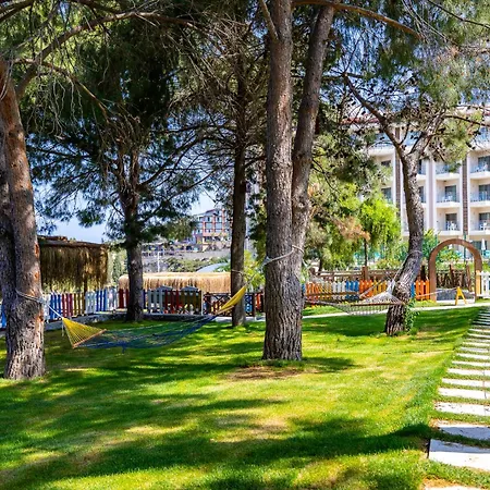 Ramada & Golf Kusadası