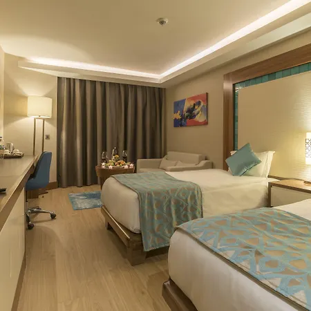 Ramada & Golf 5* كوشاداسيه