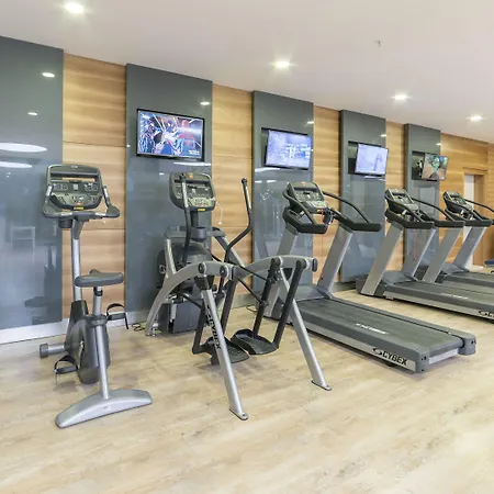 库萨达斯华美达高尔夫酒店