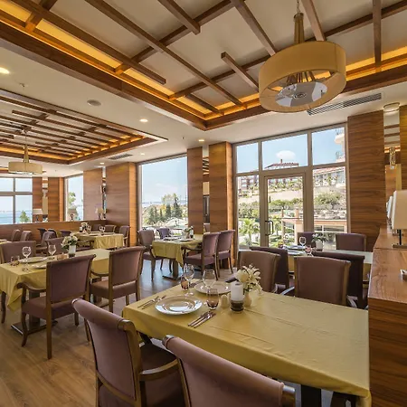 منتجع Ramada & Golf