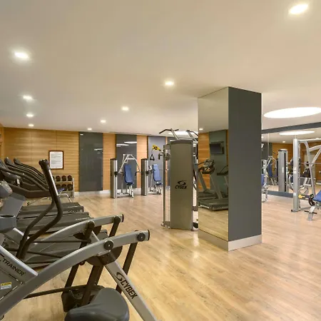 منتجع Ramada & Golf كوشاداسيه