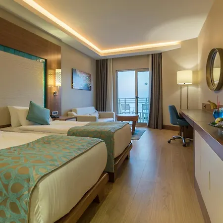 库萨达斯华美达高尔夫酒店 度假村 5*